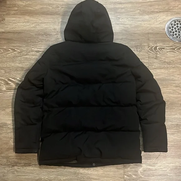 Black Hooded Levi’s Winter Coat - Picture 2 of 3